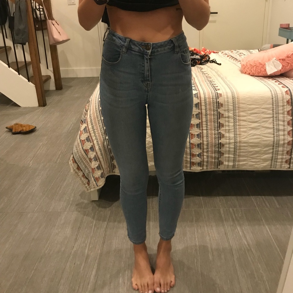 Brandy Melville Light Ankle Length Skinny Jean